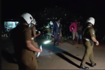 திருகோணமலையில் நள்ளிரவில் ஏற்பட்ட பதற்றம்! 17பேர் வைத்தியசாலையில் அனுமதி