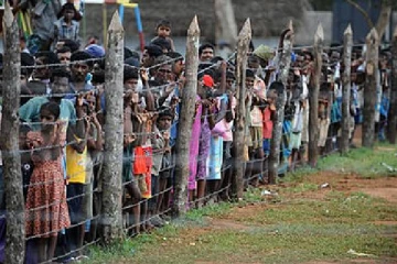 சிங்கள சாதிபேத அரசியல் போட்டிக்கு பலிகடாவாகும் ஈழத்தமிழினம்