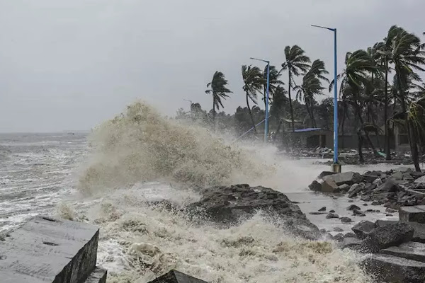 மட்டக்களப்பு மாவட்டத்தில் மீண்டும் கடல் கொந்தளிப்பு | Sea Turbulence Returns To Batticaloa District