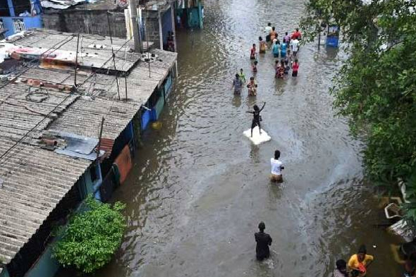 இலங்கையில் நிலவும் மோசமான சூழ்நிலை... அவசர தொலைபேசி இலக்கங்கள் அறிவிப்பு! | Bad Situation In Sri Lanka Emergency Phone Numbers