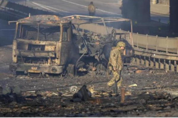 ரஷ்ய விமானப் படைத் தாக்குதலில் 60 பேர் காயம் - லிவிங் மாகாண ஆளுநர் | Ukraine Army Base Russian Army Attack 35 People