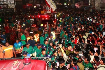 பங்களாதேஷில் தீ விபத்து:சம்பவ இடத்திலே 43 பேர் பலி