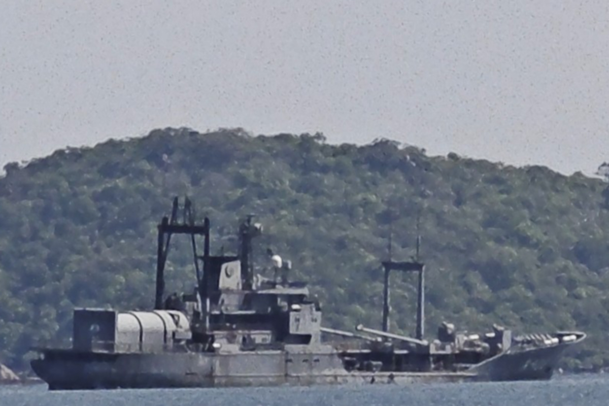 திருகோணமலையில் நங்கூரமிடப்பட்ட ஈரானிய போர்க்கப்பல்! | Iranian Warship Anchored In Trincomalee