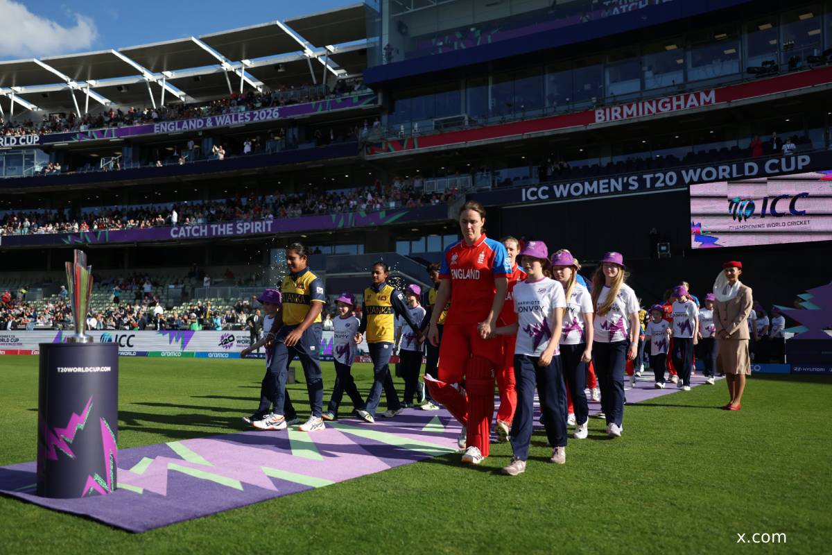 மகளிர் T20 உலக கிண்ணம்; வயட்-ஹாட்ஜ் சதத்தால் இலங்கையை வீழ்த்திய இங்கிலாந்து | Danni Wyatt Century Leads Eng Won Vs Sl In Wt20 Wc மகளிர் T20 உலக கிண்ணம்; வயட்-ஹாட்ஜ் சதத்தால் இலங்கையை வீழ்த்திய இங்கிலாந்து | Danni Wyatt Century Leads Eng Won Vs Sl In Wt20 Wc