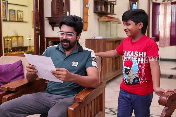 முத்துவை அசிங்கப்படுத்திய சீதா, நீதுவால், ரவி-ஸ்ருதி இடையே வெடித்த பெரிய பிரச்சனை... சிறகடிக்க ஆசை புரொமோ | Siragadikka Aasai Serial Dec 18 Promo முத்துவை அசிங்கப்படுத்திய சீதா, நீதுவால், ரவி-ஸ்ருதி இடையே வெடித்த பெரிய பிரச்சனை... சிறகடிக்க ஆசை புரொமோ | Siragadikka Aasai Serial Dec 18 Promo