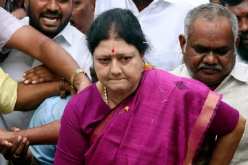 அதிமுக படுதோல்வி: அதை கண்டிப்பாக செய்து முடிப்பேன் - சசிகலா உறுதி