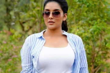 வாய்ப்பிளக்க வைக்கும் நடிகை மஹிமா நம்பியாரின் ஹோலி போட்டோஷூட்!! ஷாக்காகும் ரசிகர்கள்..