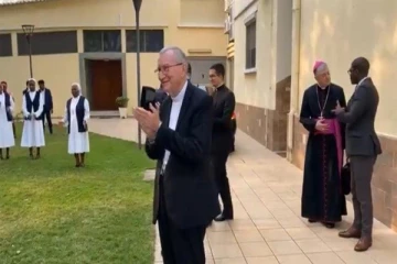 அங்கோலா மக்களால் வெகு விமர்சையாக வரவேற்கப்பட்ட கர்தினால் பியெத்ரோ!