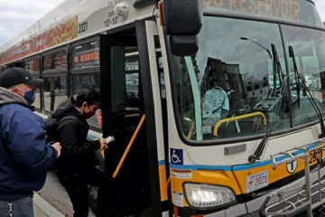 பஸ்ஸை நிறுத்தி வீதியைக் கடக்க முயற்சித்த பெண் சாரதிக்கு நேர்ந்த விபரீதம்