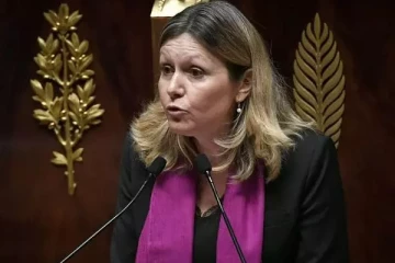 பிரான்ஸ் நாடாளுமன்றத்தில் முதல் பெண் சபாநாயகர் தெரிவு