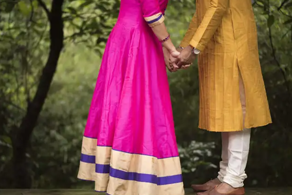 ப்ரீ வெட்டிங் சூட்; இன்றைய தலைமுறையை கிழித்து தொங்கவிட்ட தமிழ் மாணவி! | Pre Wedding Shootthe Jaffa Student Torn And Hung