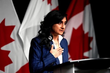 கனடாவில் மக்களிடம் நேரலையில் மன்னிப்பு கோரிய இராணுவத் தலைவர்கள்