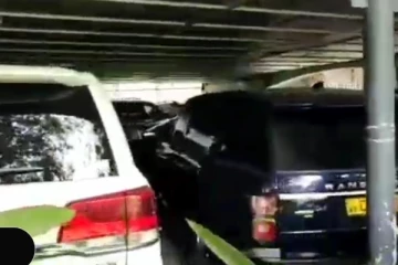 ජනපති මන්දිරයෙන් හමුවූ සුඛෝපභෝගී වාහන...(VIDEO)