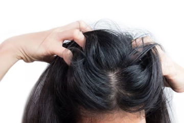 பேன், பொடுகு தொற்றை நிரந்தரமாக போக்க வேண்டுமா? இதை செய்தாலே போதும்