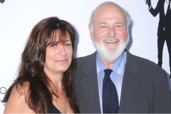 හොලිවුඩ් අධ්යක්ෂක රොබ් රේනර් සහ බිරිඳ අභිරහස් ලෙස මරුට | Rob Reiner Wife Found Dead In La Home හොලිවුඩ් අධ්යක්ෂක රොබ් රේනර් සහ බිරිඳ අභිරහස් ලෙස මරුට | Rob Reiner Wife Found Dead In La Home