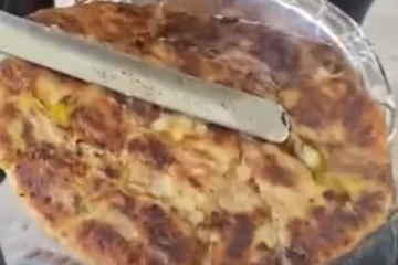 என்ன ஒரு புத்திசாலித்தனம்.... சகோதரிகள் மூவரையும் மணந்த இளைஞர்!