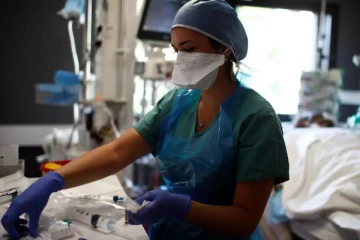 கொரோனாவால் திணறும் பிரான்ஸ்; பலியானோர் எண்ணிக்கை  99 ஆயிரத்தை தாண்டியது