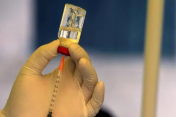 உலகையே ஆட்டம் காண வைத்த கொடூர நோய் - ரெடியான தடுப்பூசி!