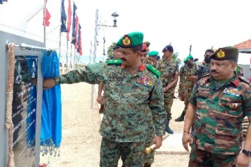 யாழில்  இராணுவத் தளபதியினால் திறந்து வைக்கப்பட்ட நல்லிணக்க மையம்!