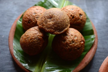 சத்துக்களை அள்ளித்தரும் Dry Fruitsல் பணியாரம் செய்வது எப்படி? தீபாவளி ஸ்பெஷல்