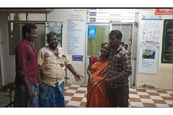 அரசு மருத்துவமனையில் கட்டில் உடைந்து விபத்து - பிறந்த 5 நாட்களே ஆன ஆண்குழந்தை காயம்..! - தமிழ்நாடு