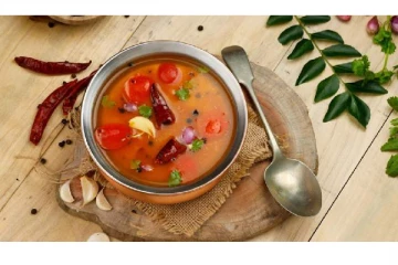 மழைக்காலம் தொடங்கியாச்சு..சளி,இருமல் பிரச்சனையா இருக்கா? அப்போ இந்த ரசம் ட்ரை பண்ணுங்க!