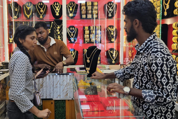 தமிழர் பகுதிகளில் களைகட்டும் தீபாவளி பண்டிக்கை! கொண்டாட்டத்திற்கு ஆயத்தமாகும் மக்கள் | Srilanka Deepavali