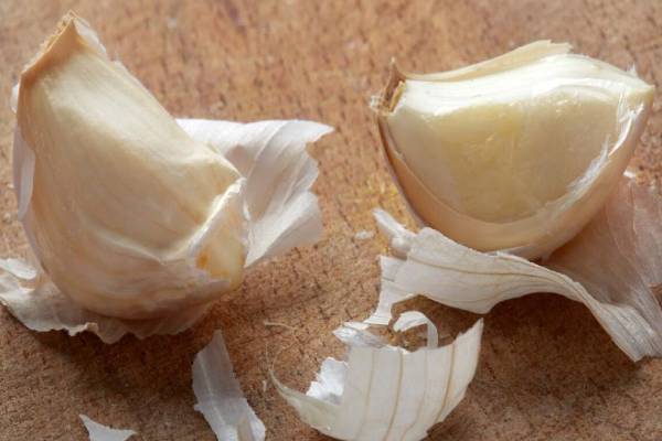 குப்பையில் போடும் பூண்டு தோலில் இவ்வளவு மகிமை இருக்கா? | Garlic Peel Benefits In Tamil Do Not Throw Garlic குப்பையில் போடும் பூண்டு தோலில் இவ்வளவு மகிமை இருக்கா? | Garlic Peel Benefits In Tamil Do Not Throw Garlic