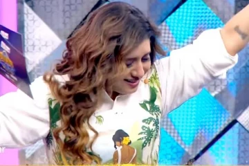 திருமணமாகி ஒருசில மாதத்தில் ஏற்பட்ட அடி!! பொருட்படுத்தாத விஜே பிரியங்கா செய்த செயல்..