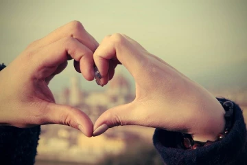 காதலை நிராகரித்த மாணவிக்கு நேர்ந்த பரிதாப நிலை