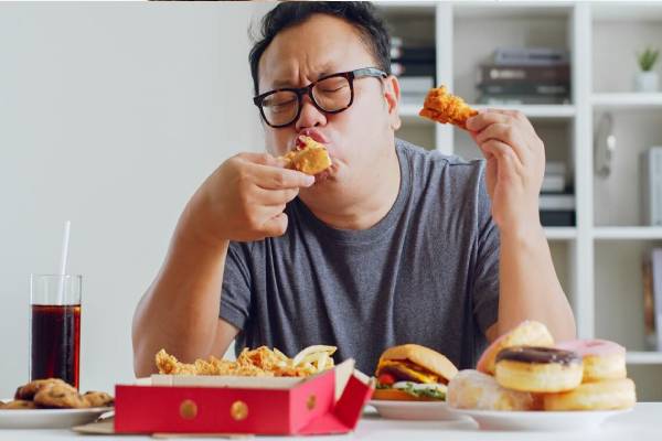 Junk food பார்த்தவுடன் ஆசை வருதா? அப்போ இந்த ஊட்டசத்து குறைப்பாடாக இருக்கலாம் | Symptoms Of Protein Deficiency