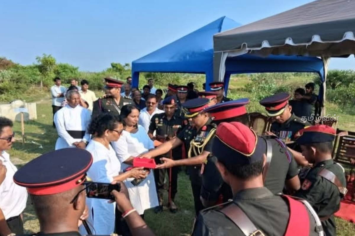 இராணுவத்தின் மூத்த படைப்பிரிவு தமிழ் அதிகாரி இராணுவ மரியாதையுடன் நல்லடக்கம் | Tamil Officer Buried Military Honors In Jaffna