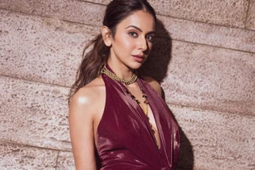 ஹாட் உடையில் நடிகை ரகுல் ப்ரீத் போட்டோஷூட்