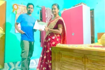 நிலாவில் நிலம் வாங்கி காதல் மனைவிக்கு பரிசளித்த கணவன் - அடடே சம்பவம்!