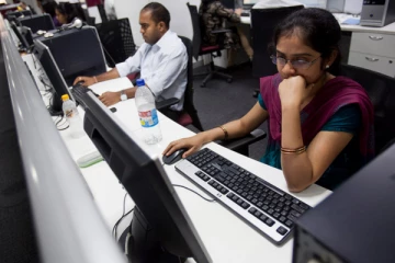 லீவு முடிச்சி 3 நாள் ஆபிஸ் வரணும் ...இல்லனா..?? ஊழியர்களுக்கு செக் வைக்கும் IT நிறுவனங்கள்!!