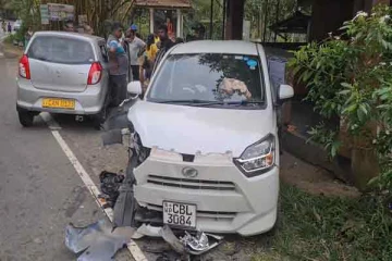 சுற்றுலா சென்ற இரு வாகனங்கள் நேருக்கு நேர் மோதி விபத்து