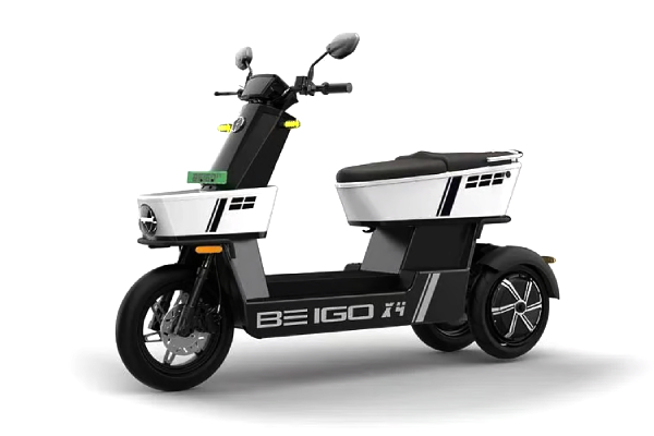 Bengaluru engineers electric trike launch, iGowise anti-topple technology scooter, India first three-wheeler electric trike, Bengaluru startup EV innovation 2025, iGowise Electric Trike pothole safety, Women elderly friendly electric scooter, Bengaluru EV startup Sravan Kumar Appana, Suresh Babu Salla trike innovation, India electric vehicle market new models, Bengaluru engineers anti-topple EV design