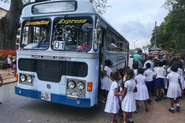 தனியார் பேரூந்து சேவையில் நெருக்கடி! 20வீதமான பேரூந்துகள் மாத்திரமே சேவையில்! | Only 20 Of Private Buses In Operation