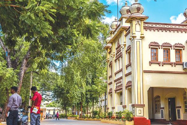 யாழ்ப்பாண பல்கலைக்கழகத்திற்குள் நுழைய நான்கு மாணவர்களுக்கு தடை! | Four Students Ban From Entering Jaffna University