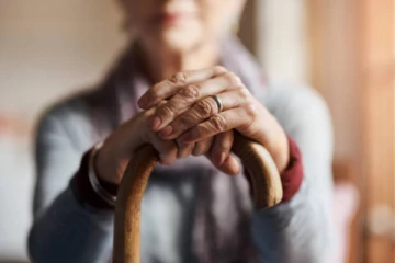 தனிமையில் வசித்து வந்த வயோதிபப் பெண்ணுக்கு இரவில் நேர்ந்த கொடூரம் ; தமிழர் பகுதியில் சம்பவம்