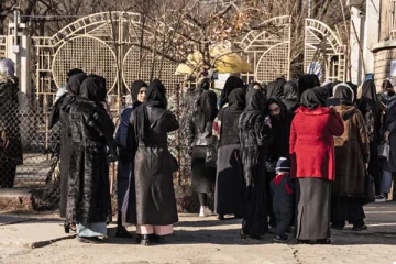 ඇෆ්ගනිස්ථාන කාන්තාවන්ට පැනවූ තහනමක් තවදුරටත් දීර්ඝ කෙරේ.