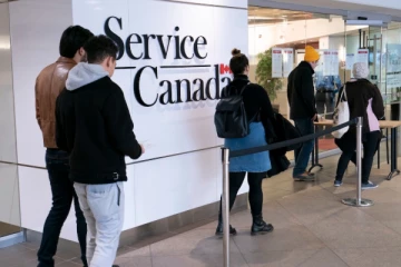 ட்ரம்பின் வரி விதிப்பால் கனடாவில் பல லட்சம் பேர் தொழில்களை இழக்கும் அபாயத்தில்