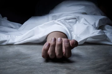 ඉන්ධන පෝලිමක් අසලින් හමු වූ නාදුනන මළසිරුර..