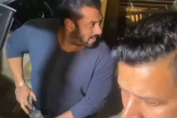 ஓ ஜீன்ஸ் பேண்ட்ல கிளாஸ் கூட வெக்கலாமா... சர்ச்சையை கிளப்பிய நடிகர்