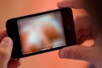 ஆபாச படம் பார்க்க மறுத்த சிறுமி அடித்து கொலை -  3 சிறுவர்கள் அட்டூழியம்