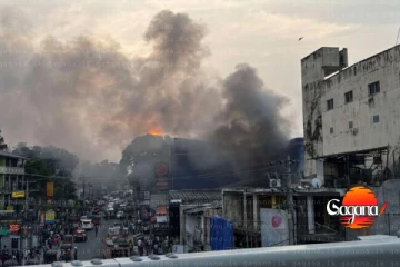 සුපිරි වෙළඳසැලක දරුණු ගින්නක්