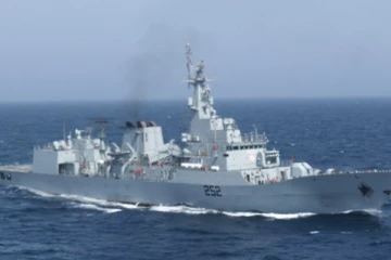 பாகிஸ்தானின் போர்க்கப்பல் கொழும்பு துறைமுகத்தில் நங்கூரமிட அனுமதி