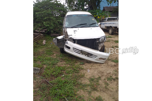 நள்ளிரவில் கோர விபத்து - நபர் பரிதாப பலி! | Jaffna Kodikamam Accident Death Police Hospital