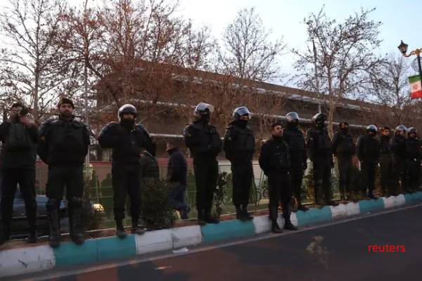 ஆயிரக்கணக்கானோரின் உயிரைப் பறித்த போராட்டம் தொடர்பில் விசாரணைக்கு உத்தரவிட்ட ஈரான் | Iran To Investigate Deadly Protests