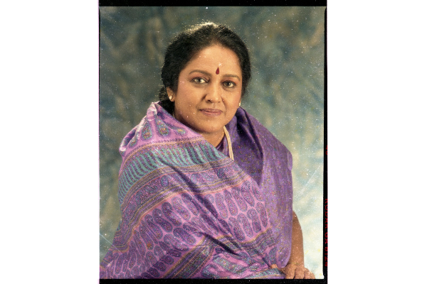 பிரபல இயக்குநர் ராஜீவ் மேனனின் தாயார் இன்று காலமானார்! | Raj Iv Men Amm Rip